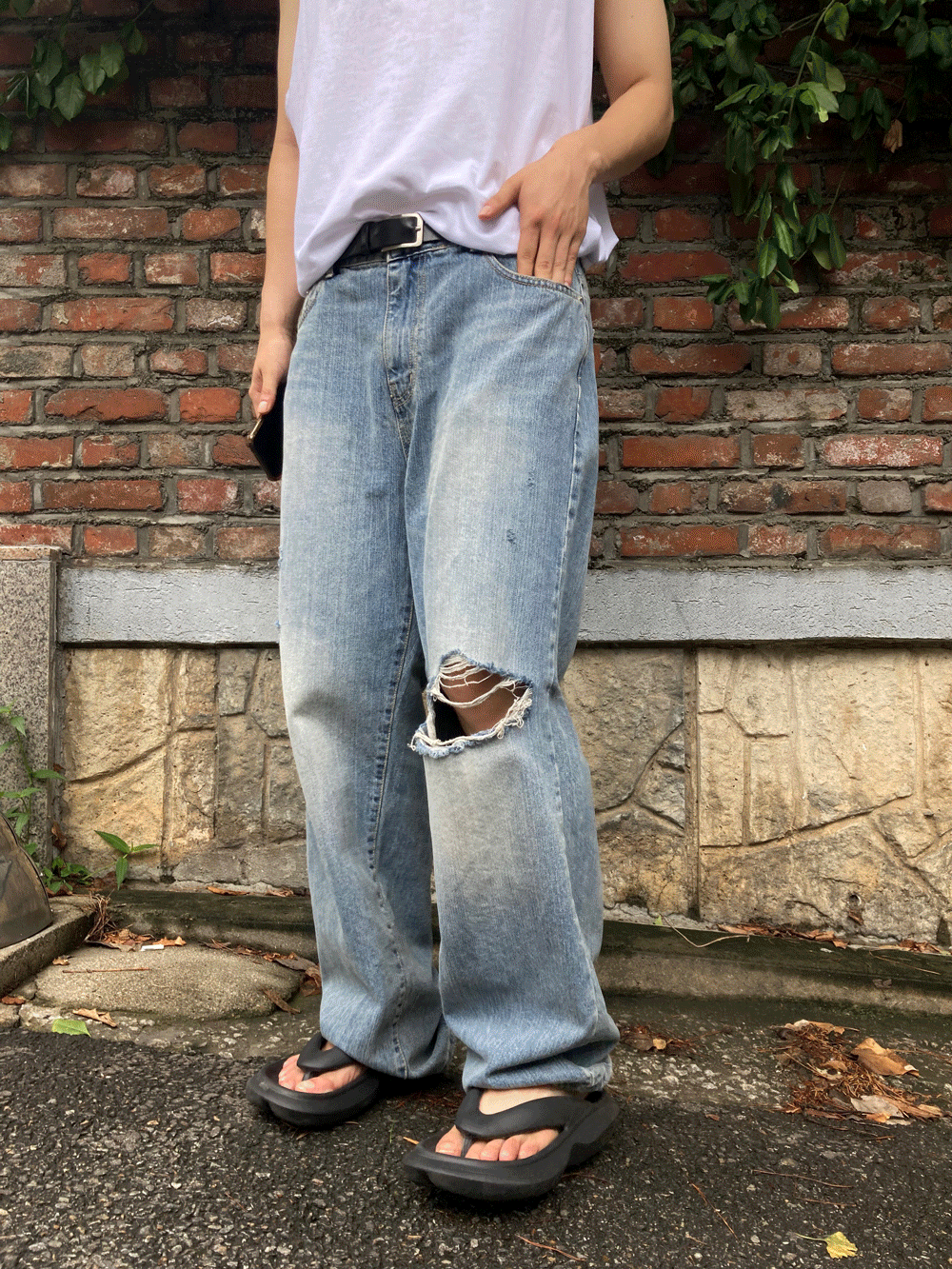 vintage damage ripped jeans